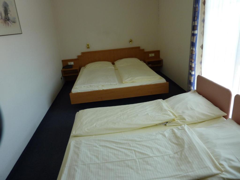 Hotel Eydt Kirchheim Kirchheim  Δωμάτιο φωτογραφία